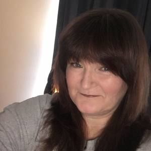 Meet your Posher, Debbie